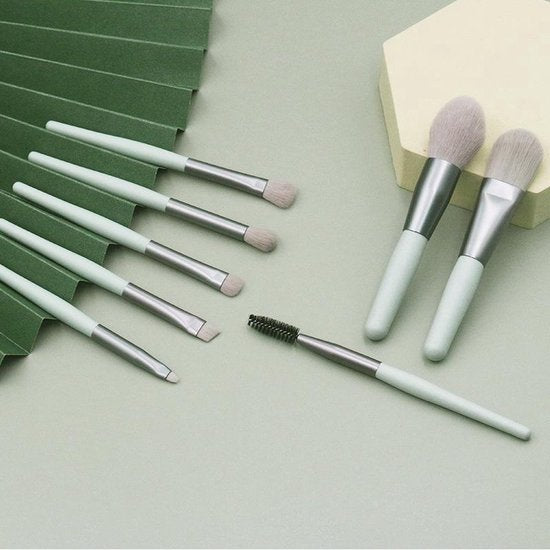 Make-up kwasten set met groene tas - 8 stuks - Professionele kwaliteit - Make-up kwast - Oogschaduw - Foundation kwast - Poeder kwast - Cosmetica - Kwasten set - Make-up tasje