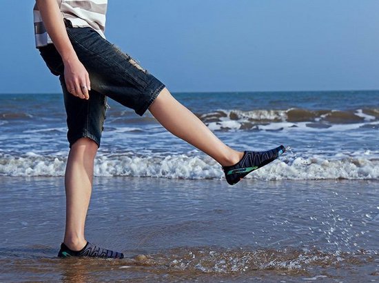 Waterschoenen - Maat 44 - Aquaschoenen - Strandschoenen - Antislip - Schoenen voor Zwembaden en Strand - Volwassenen en Kinderen - beschermd tegen grof zand scherpe stenen en dieren onder water - Unisex